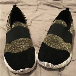 Liliana black and glitter gold shoes (barely used)